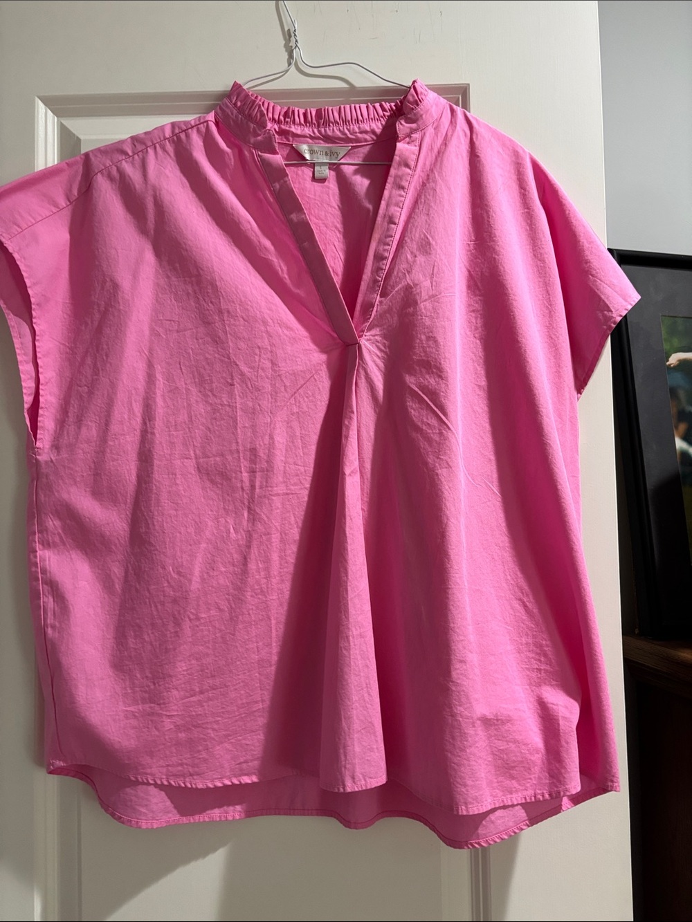 crown & ivy Bright Pink Split-Neck Cap Sleeve Blouse